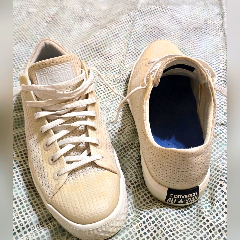 Converse All Star MODRN low tops men's size 9